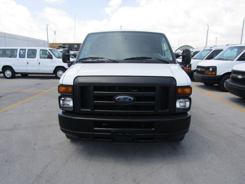 2013 Ford E-Series Econoline Van Commercial photo 3