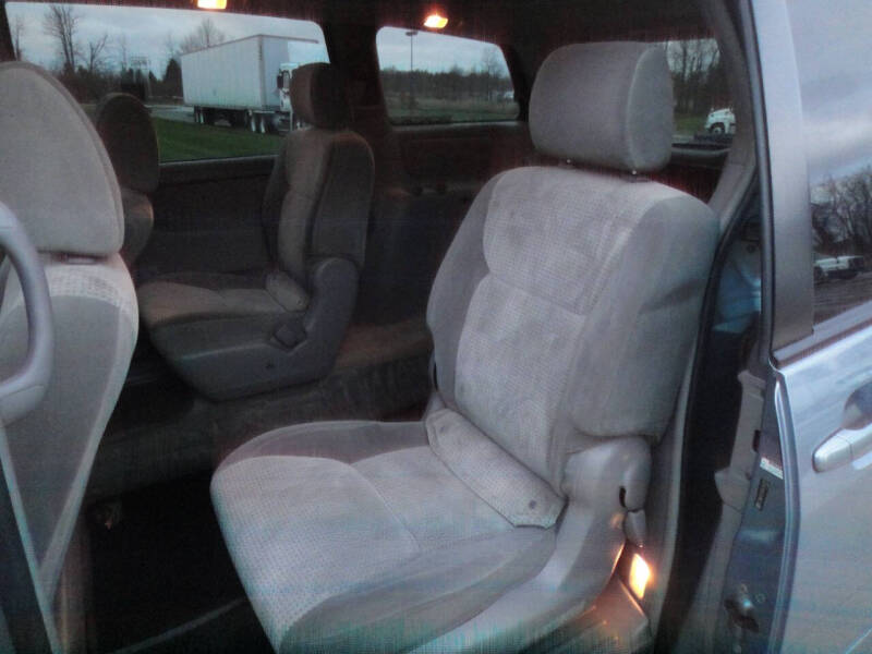 2010 Toyota Sienna LE 7-Passenger