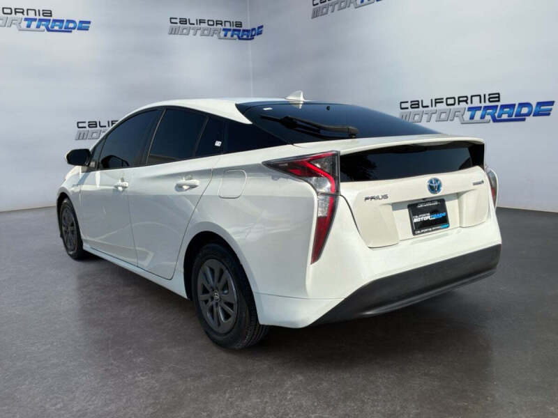 2016 Toyota Prius Two