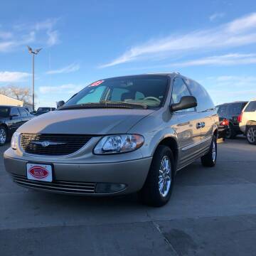 2003 Chrysler Town and Country for sale at UNITED AUTO INC in South Sioux City NE