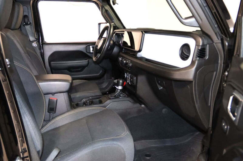 2024 Jeep Gladiator NightHawk