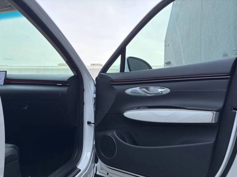 2026 Genesis GV70