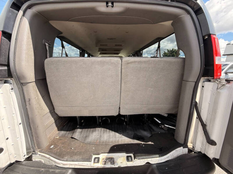 2017 GMC Savana LS 3500