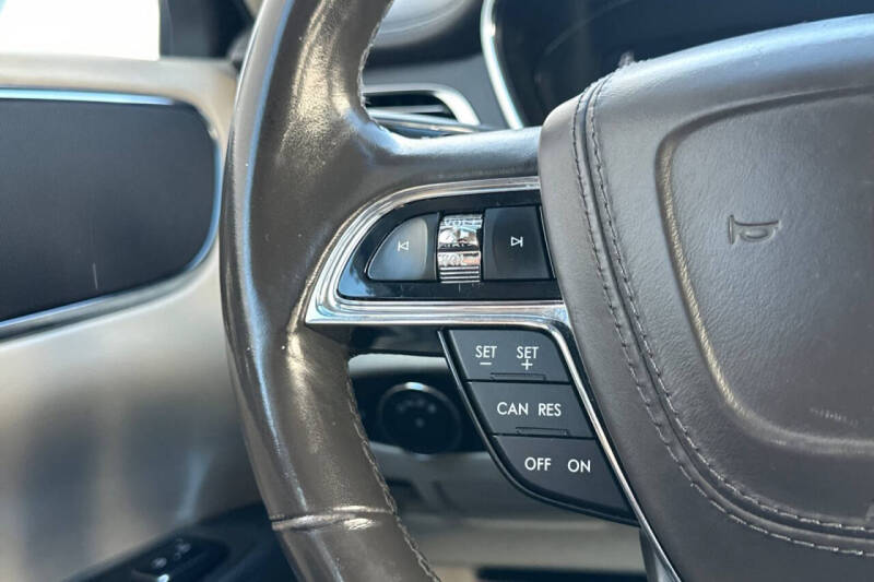 2017 Lincoln Continental Select