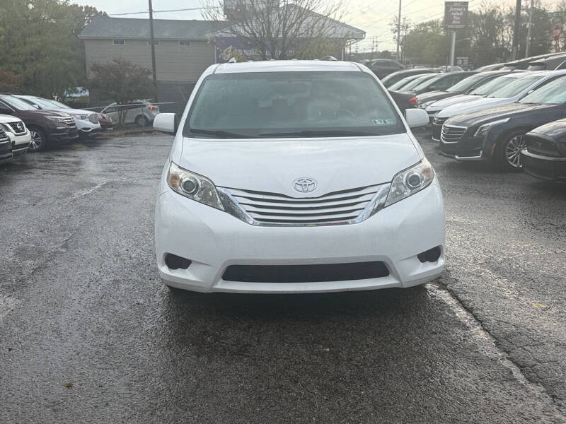 2015 Toyota Sienna LE 8-Passenger