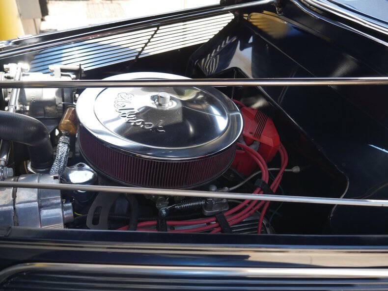 1937 Ford Deluxe