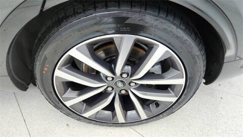 2024 Land Rover Discovery P300 Dynamic SE