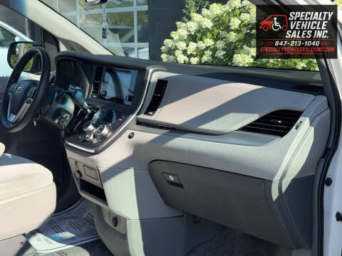 2016 Toyota Sienna LE Mobility 7-Passenger