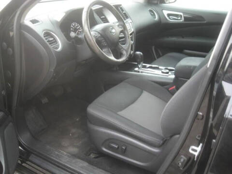 2017 Nissan Pathfinder SV