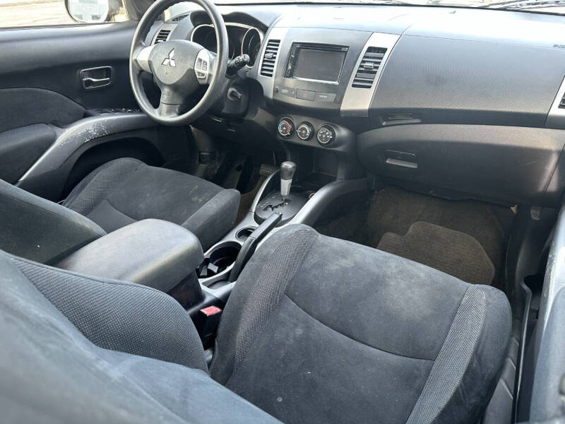 2009 Mitsubishi Outlander ES - Photo 14