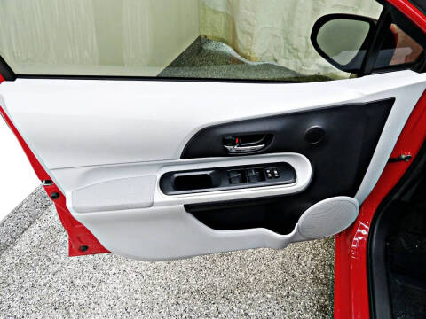 2014 Toyota Prius c Two