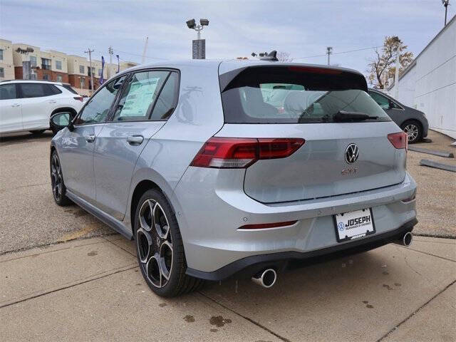 2026 Volkswagen Golf GTI Autobahn