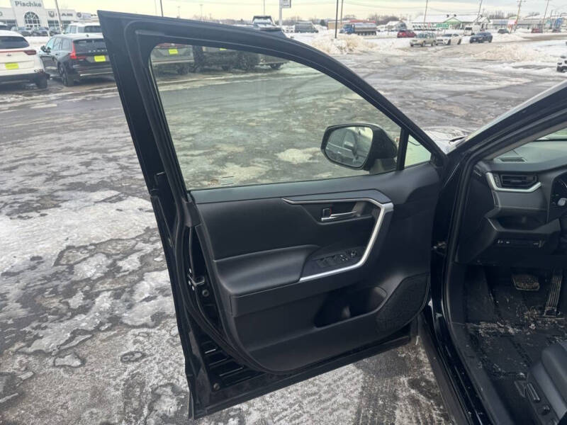 2019 Toyota RAV4 Hybrid XLE