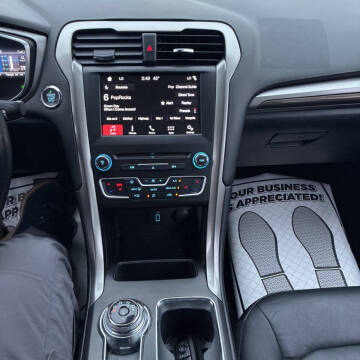 2017 Ford Fusion Hybrid SE