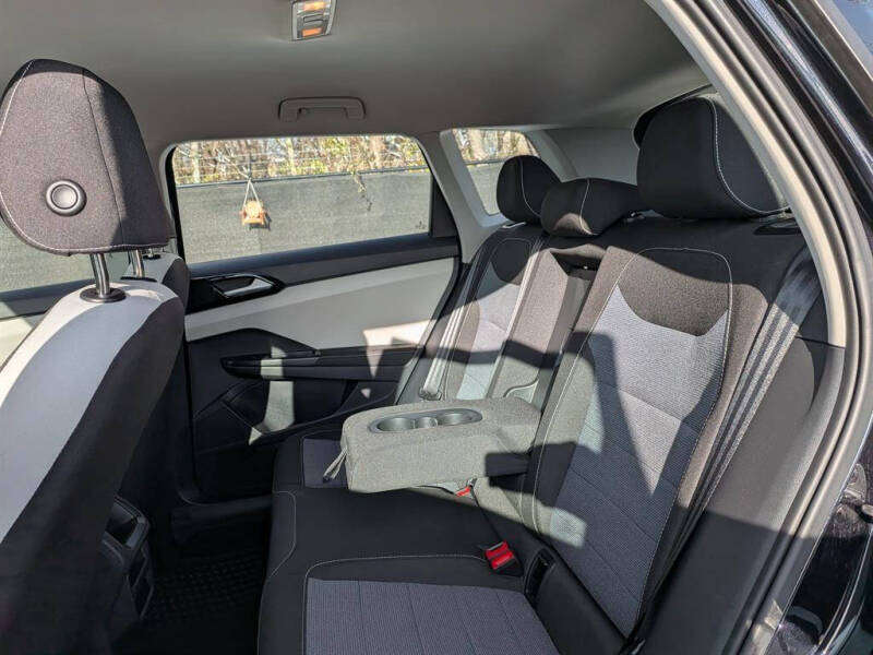 2025 Volkswagen Taos S