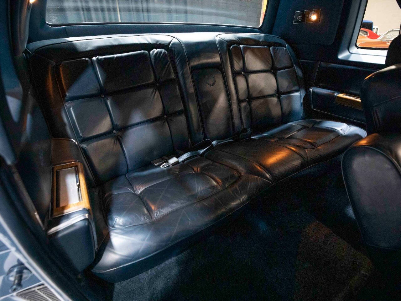 1985 Cadillac Fleetwood Brougham 32