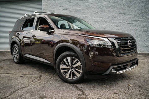 2022 Nissan Pathfinder SL