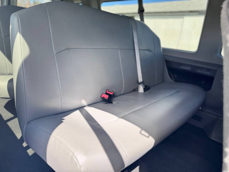 2014 Ford E-Series E-350 SD XL