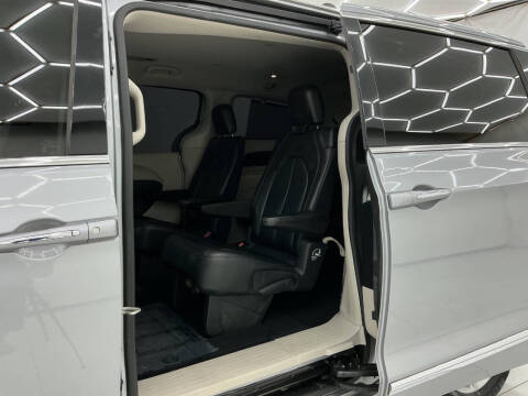 2020 Chrysler Pacifica Touring L