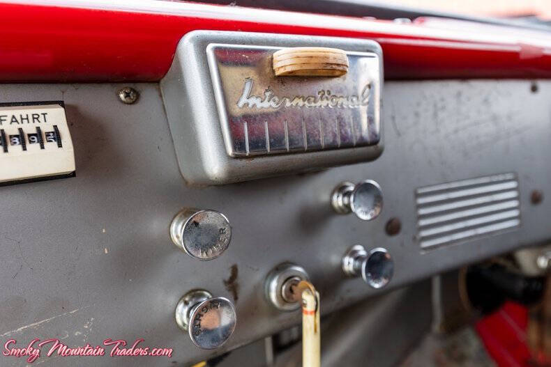 1951 International L-130