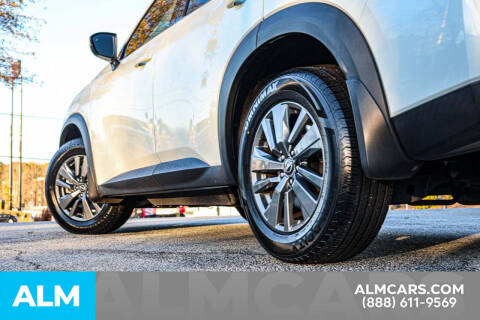 2022 Nissan Pathfinder SV