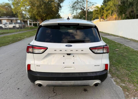 2021 Ford Escape SE