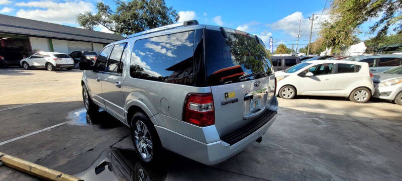 2010 Ford Expedition Limited photo 5