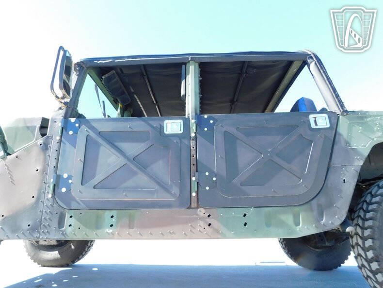 2002 AM General M1123
