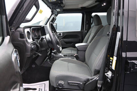 2025 Jeep Gladiator NightHawk