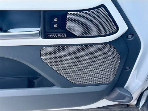 2023 Land Rover Defender 130 SE