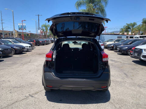 2020 Nissan Kicks S