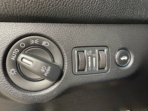 2016 Dodge Challenger SXT Plus