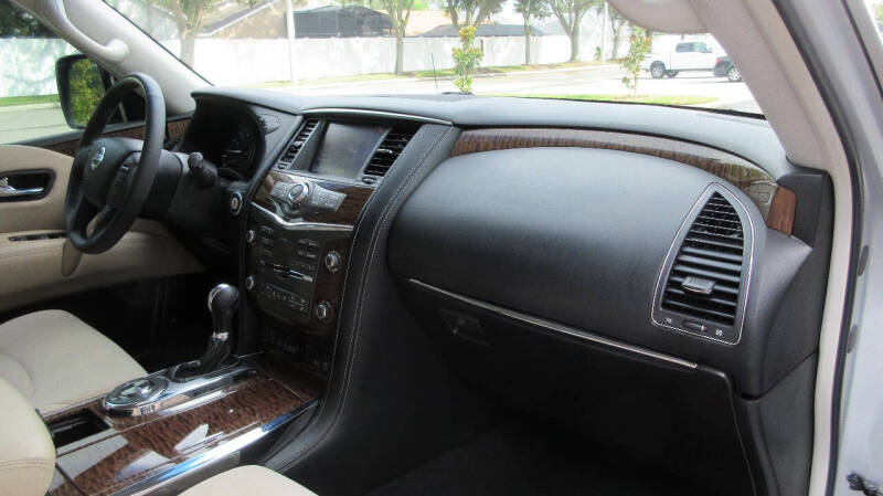 2017 Nissan Armada SV