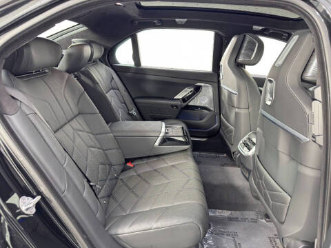 2023 BMW 7 Series 760i xDrive