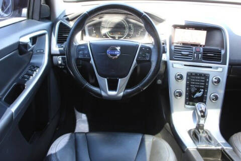 2017 Volvo XC60 T5 Dynamic