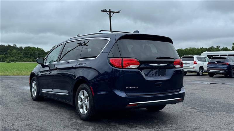 2017 Chrysler Pacifica Touring-L Plus