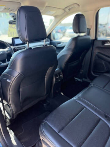2020 Ford Escape SEL