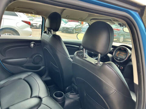2017 MINI Hardtop 4 Door Cooper