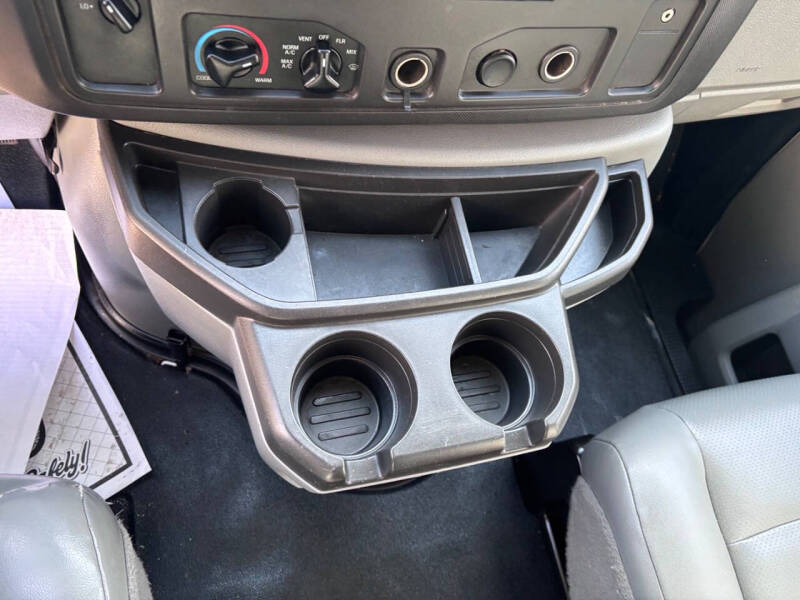 2014 Ford E-Series E-450 SD