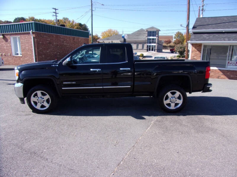 2015 GMC Sierra 2500HD SLT photo 2