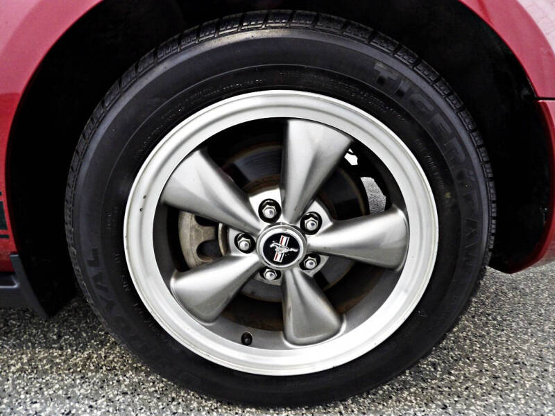 2006 Ford Mustang V6 Standard