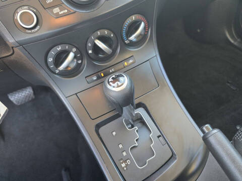 2013 Mazda MAZDA3 i Sport