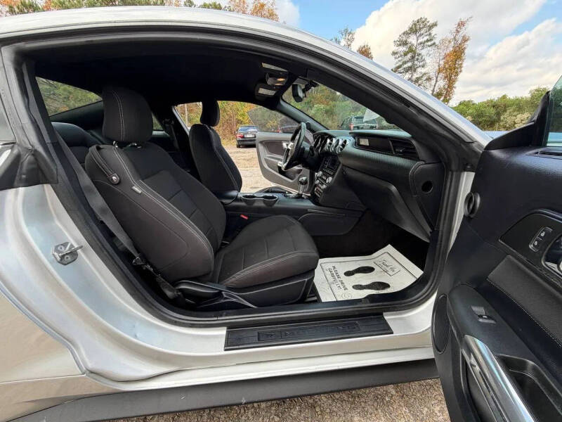 2016 Ford Mustang V6