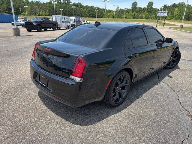 2021 Chrysler 300