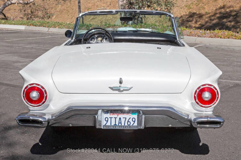 1957 Ford Thunderbird