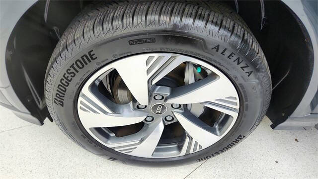 2025 Audi Q6 e-tron quattro Premium