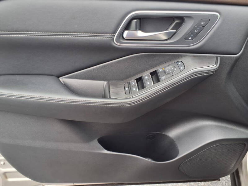 2023 Nissan Rogue Platinum