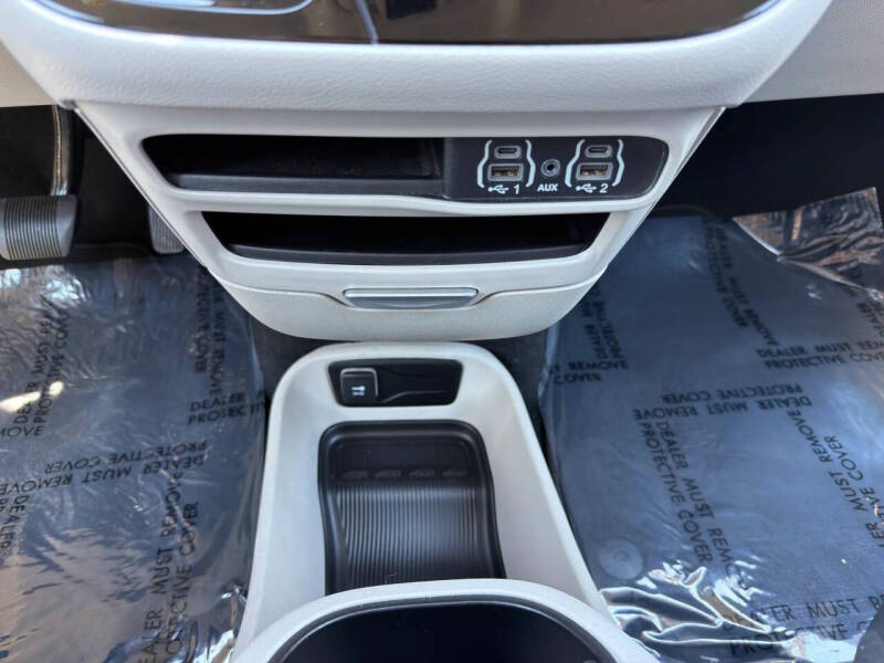 2024 Chrysler Pacifica Touring L