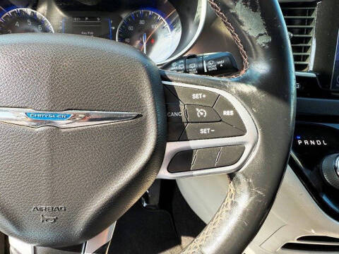 2017 Chrysler Pacifica Touring-L