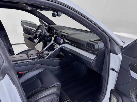 2020 Lamborghini Urus